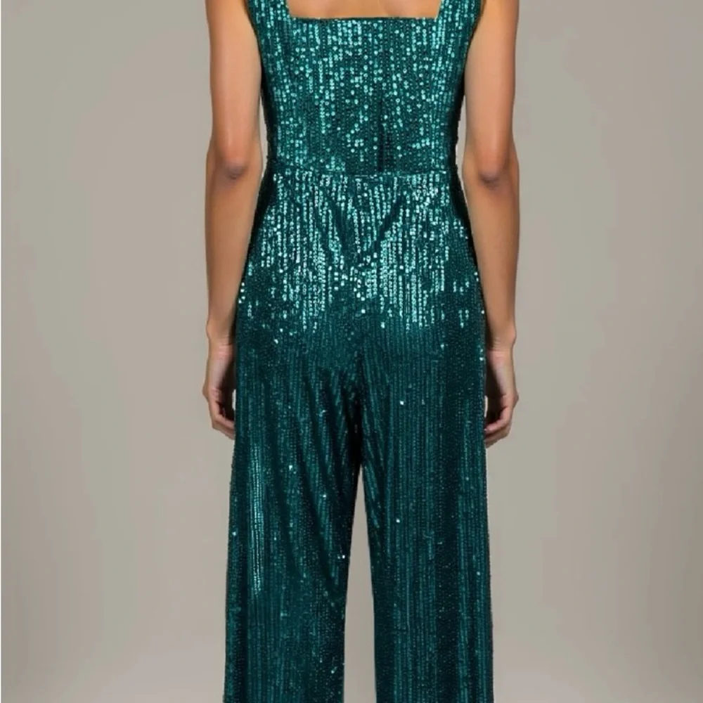 Elegant Green Jumpsuit - Picture 5 of 5